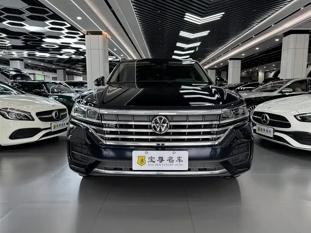 Volkswagen Touareg 2023 из CN, фото 1
