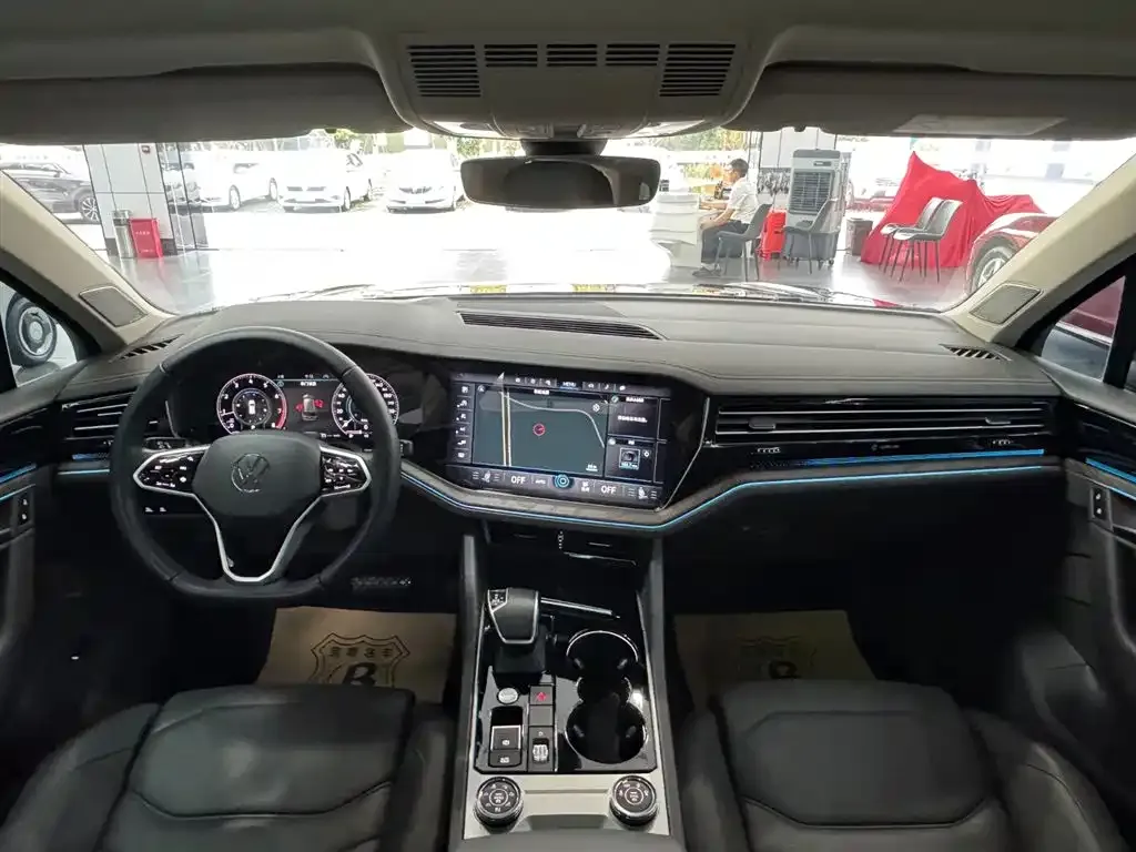 Volkswagen Touareg 2023 из CN, фото 10