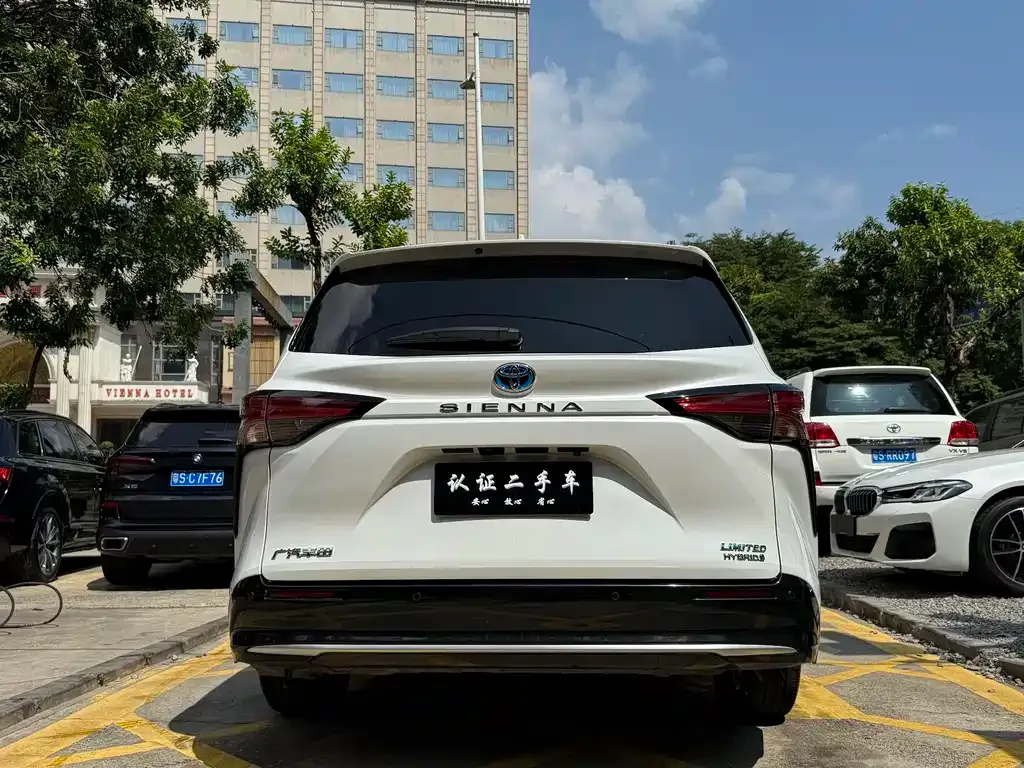 Toyota Sienna 2022 из CN, фото 4