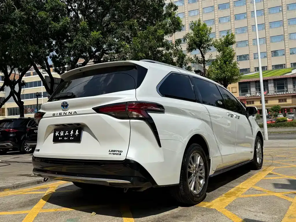 Toyota Sienna 2022 из CN, фото 5