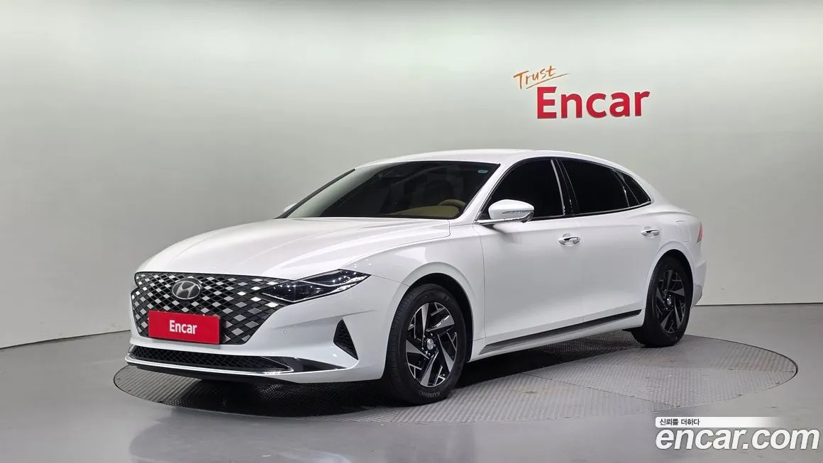 Hyundai Grandeur — фото 1