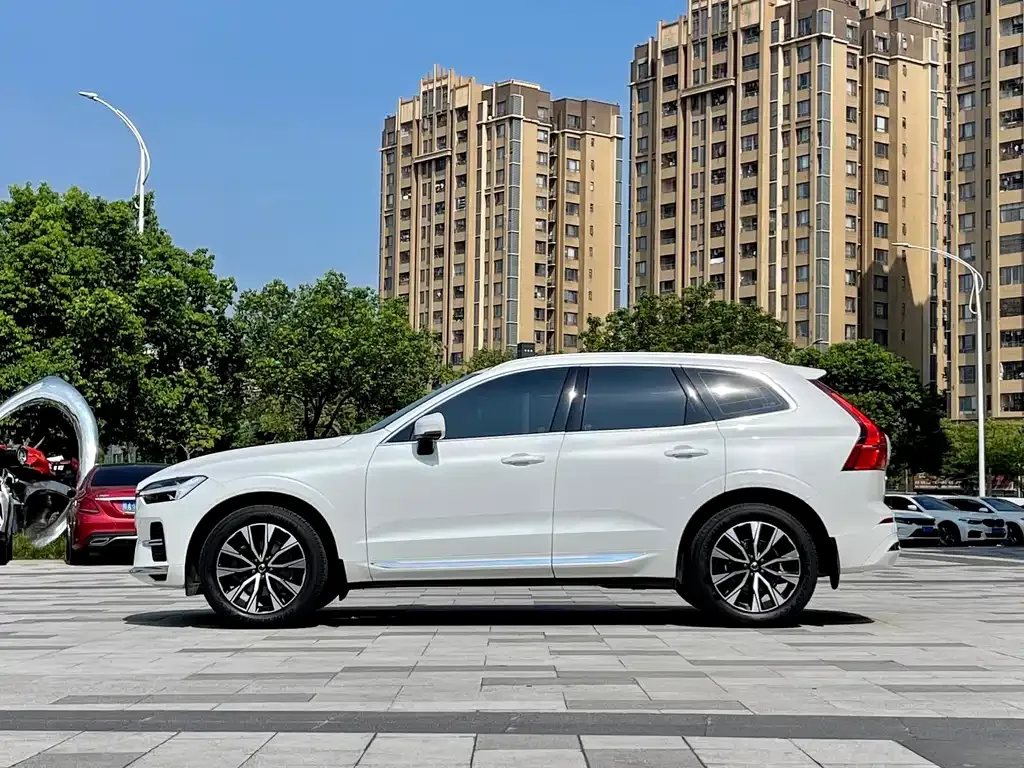 Volvo XC60 — фото 4