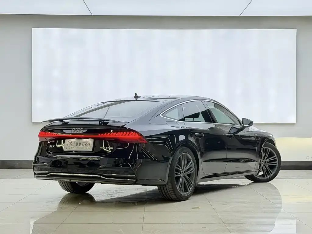Audi A7 2023 из CN, фото 3