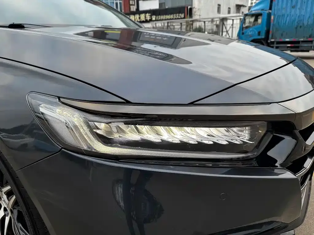 Honda Accord — фото 10