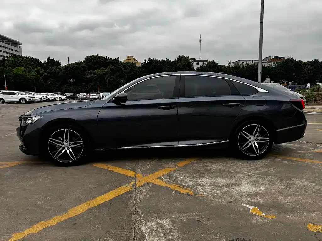 Honda Accord — фото 4