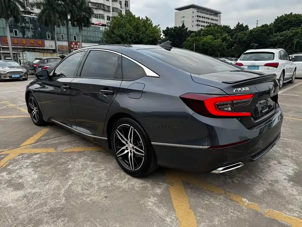 Honda Accord — фото 5