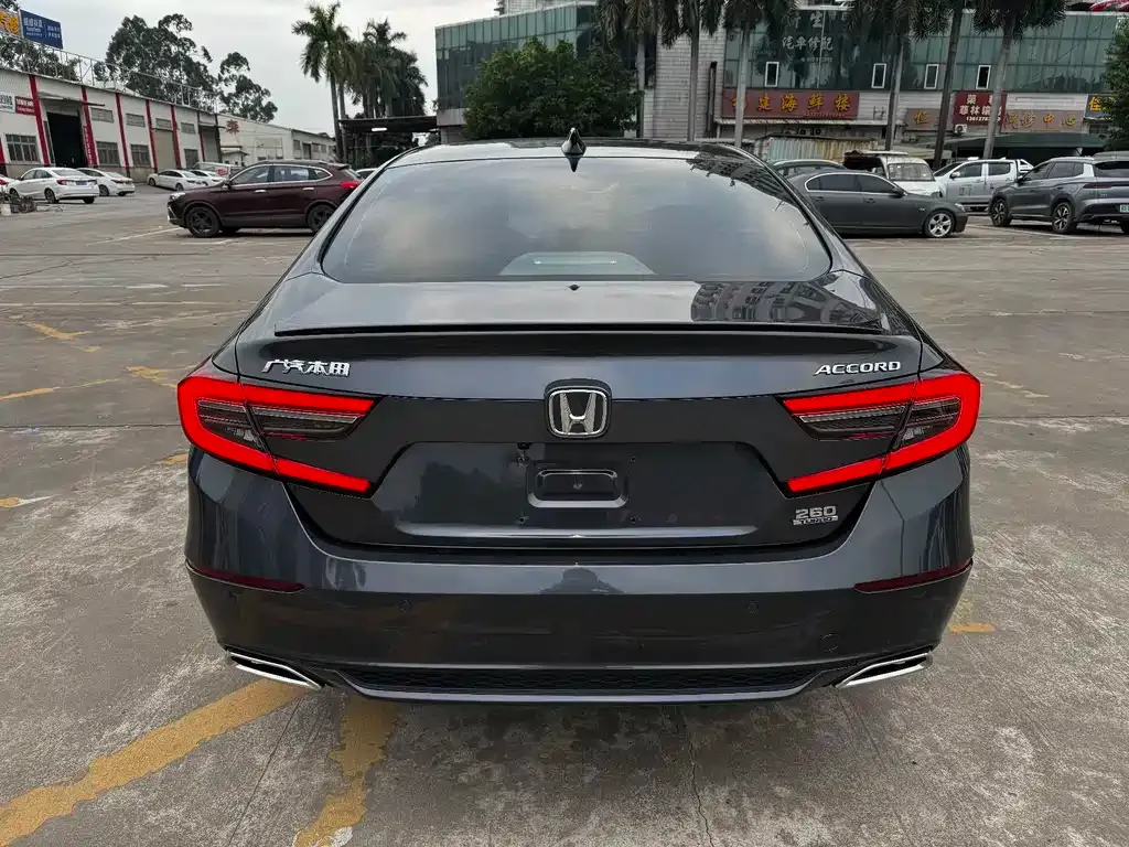 Honda Accord — фото 6