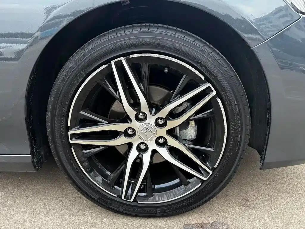 Honda Accord — фото 9