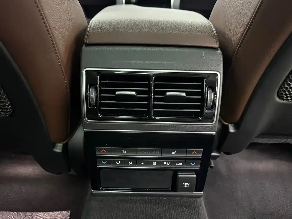 Jaguar XFL 2021 из CN, фото 9