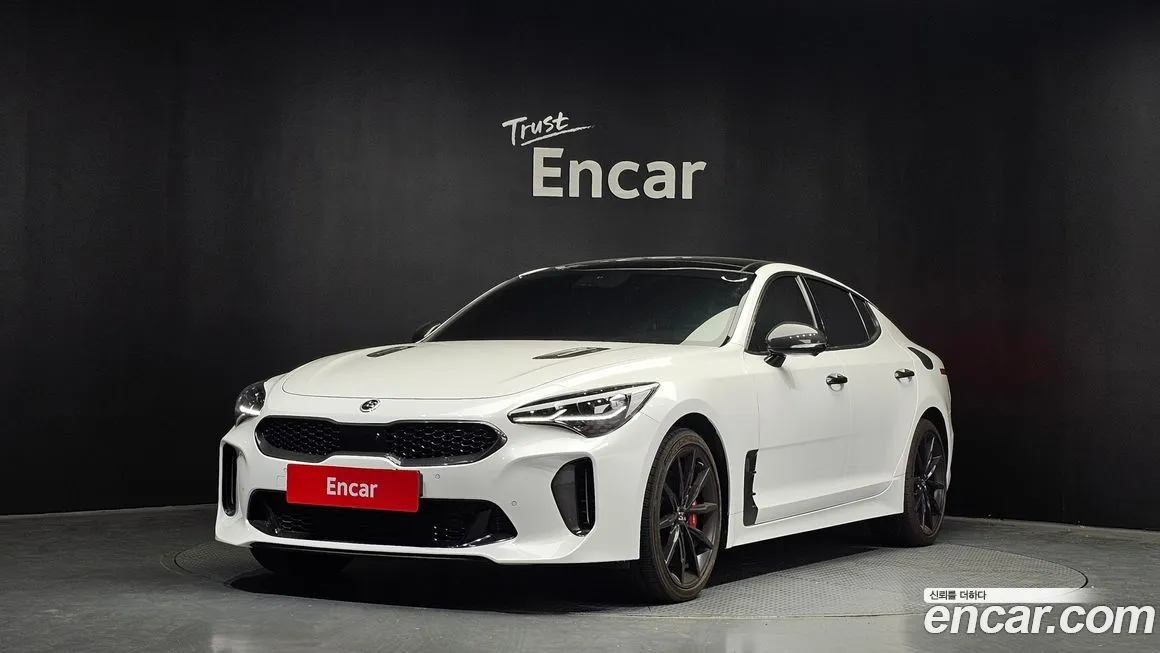 Kia Stinger — фото 1