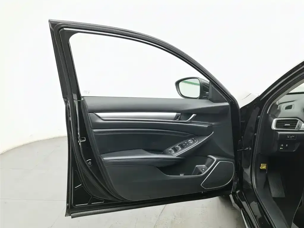 Honda Accord — фото 8