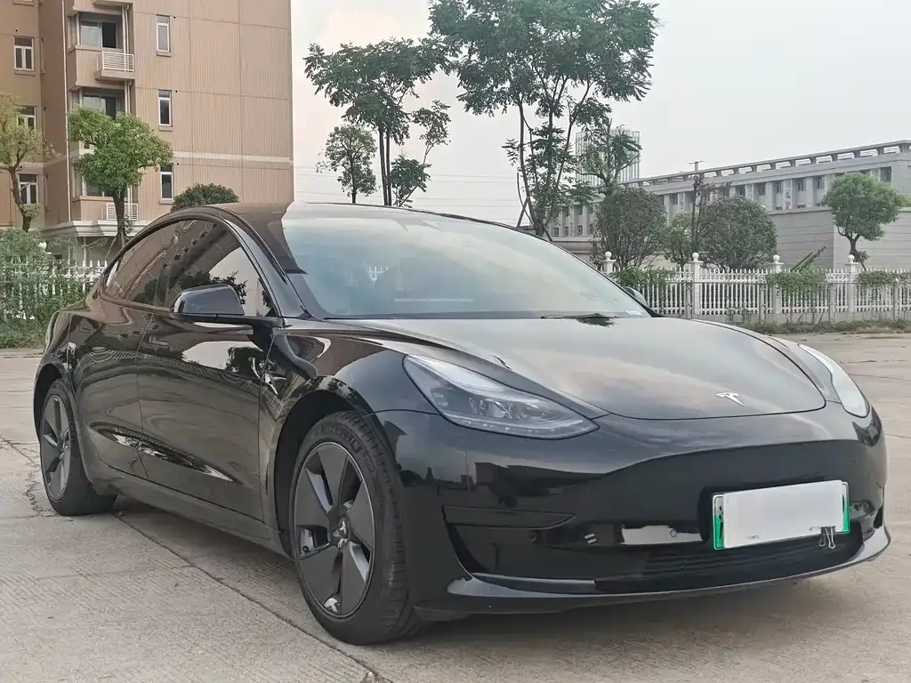 Tesla Model 3 — фото 3