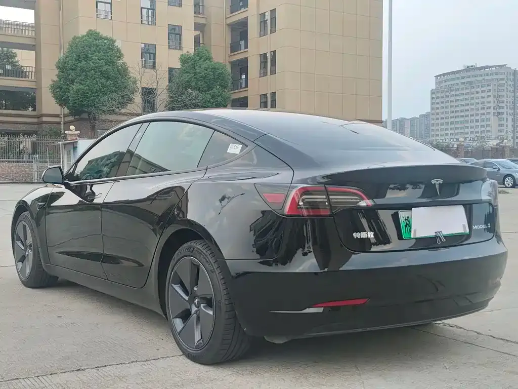Tesla Model 3 — фото 6