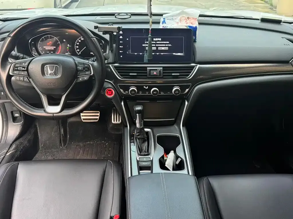 Honda Accord — фото 10