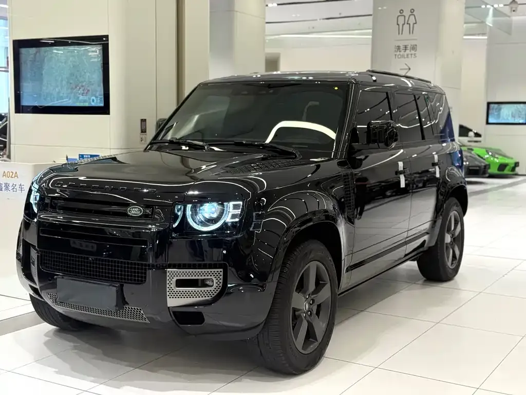 Land Rover Defender — фото 1