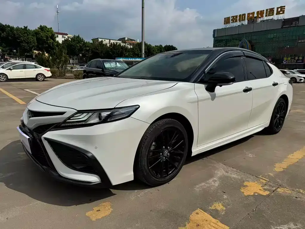 Toyota Camry 2023 из CN, фото 1