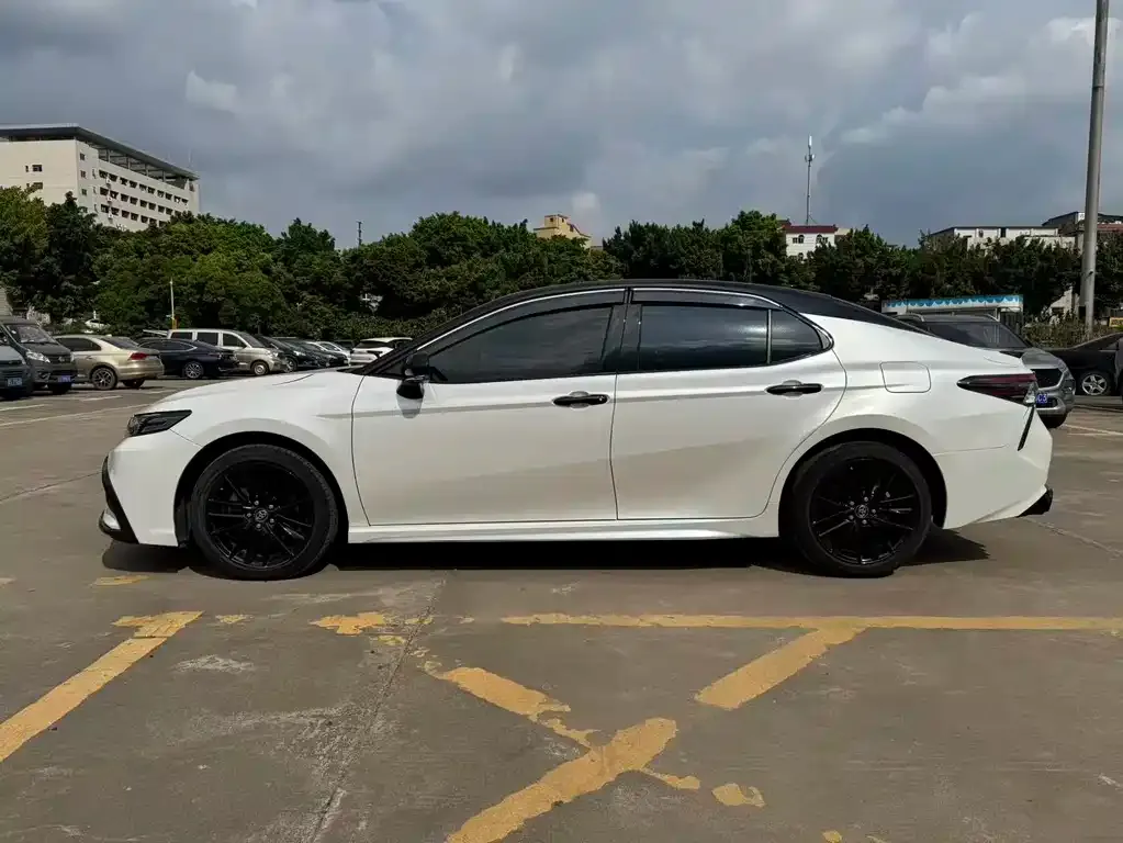 Toyota Camry 2023 из CN, фото 4
