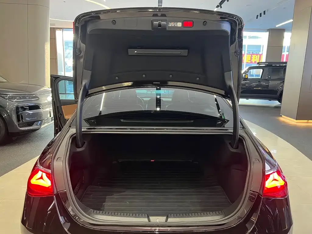 Mercedes-Benz E-Class 2024 из CN, фото 8