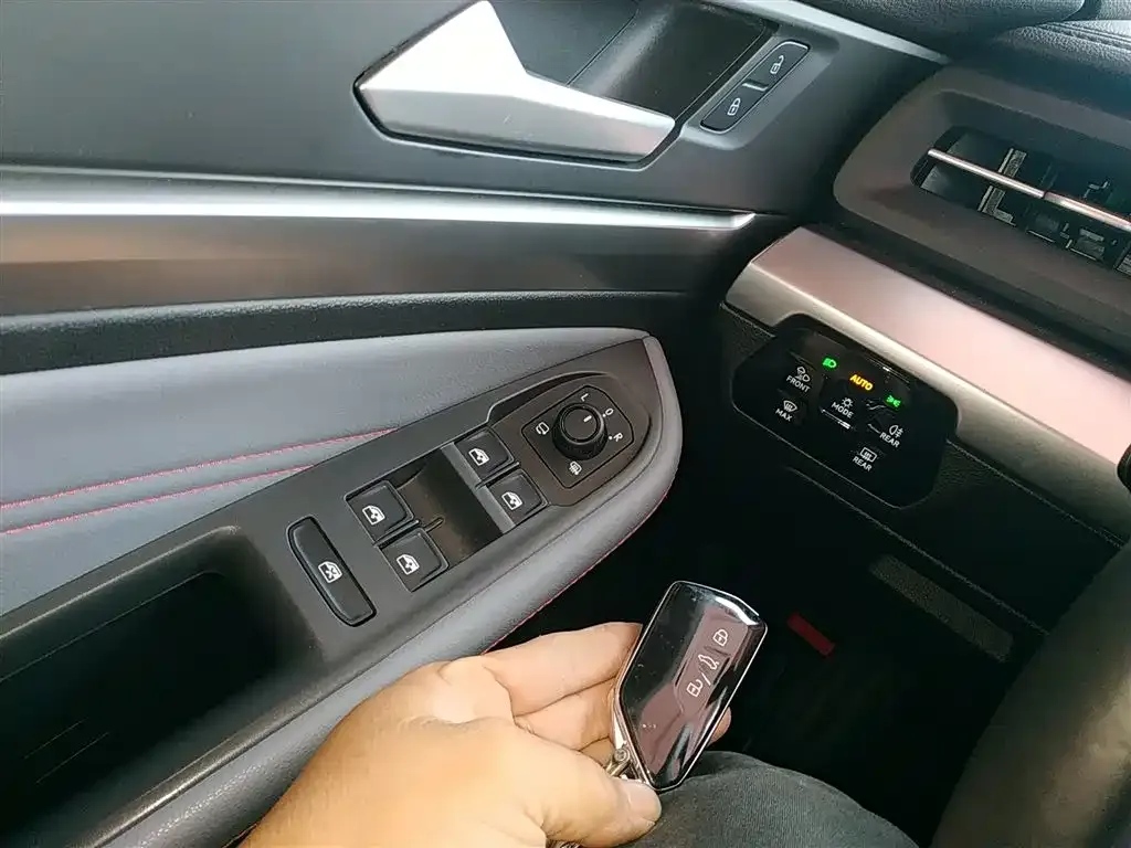 Volkswagen Lamando 2023 из CN, фото 9