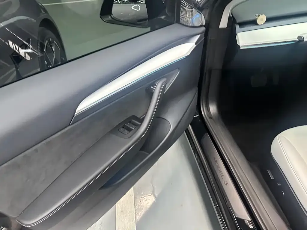 Tesla Model 3 — фото 4