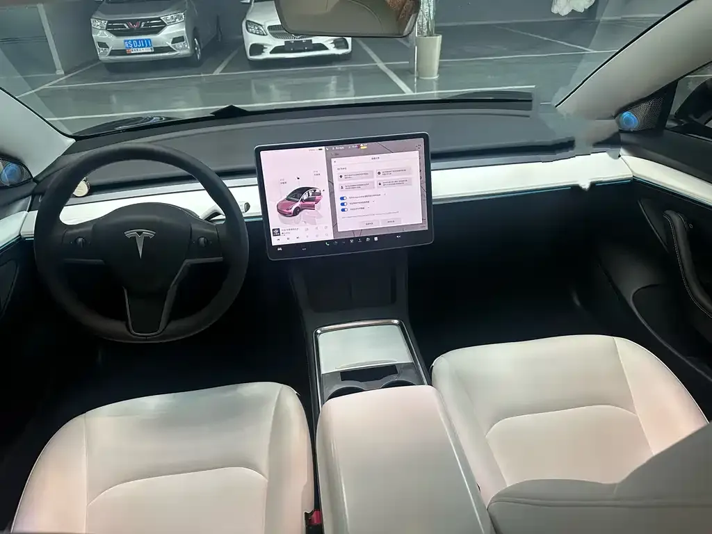 Tesla Model 3 — фото 5