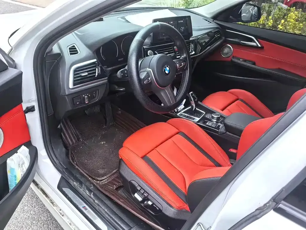 BMW 1 Series 2023 из CN, фото 3