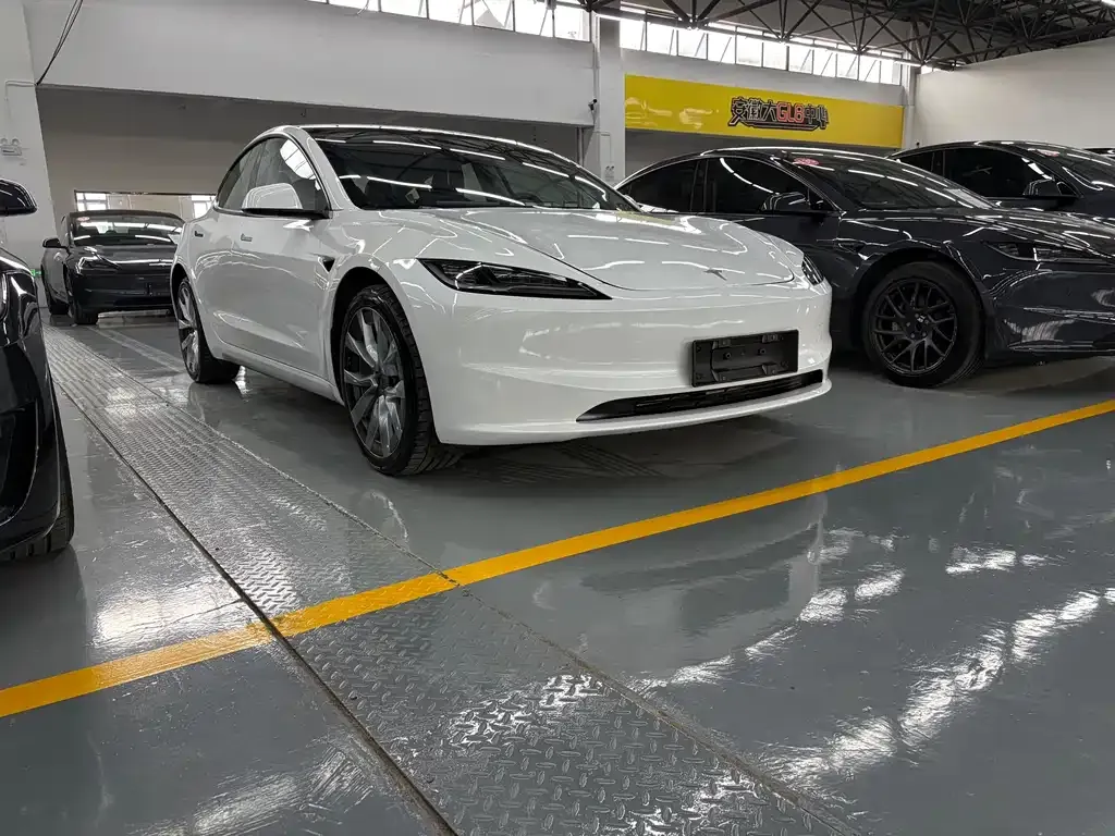 Tesla Model 3 — фото 2