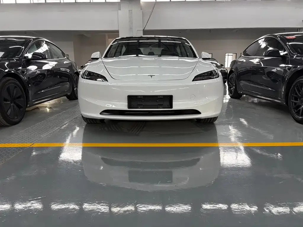 Tesla Model 3 — фото 3