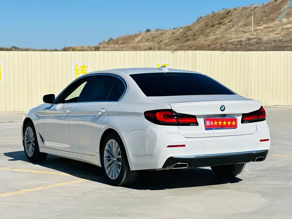 BMW 5 Series — фото 9