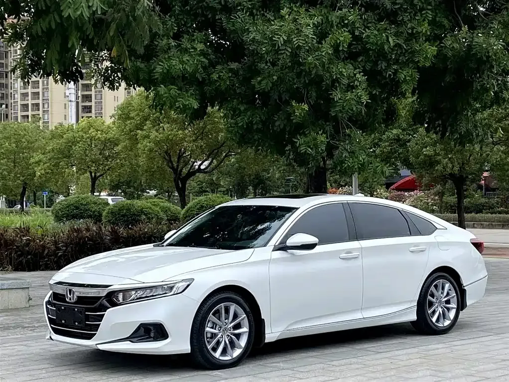 Honda Accord — фото 1