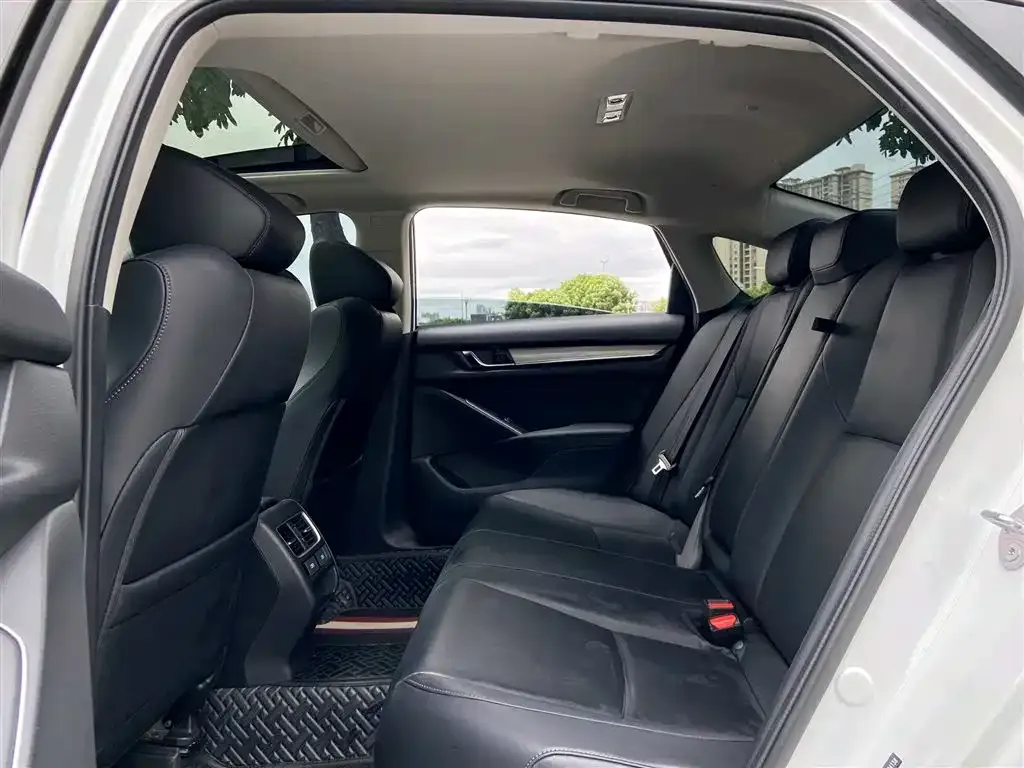 Honda Accord — фото 6