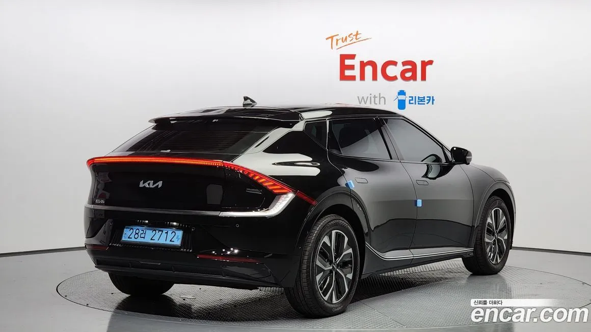 Kia EV6 2023 из KR, фото 2