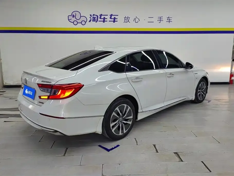 Honda Accord — фото 3