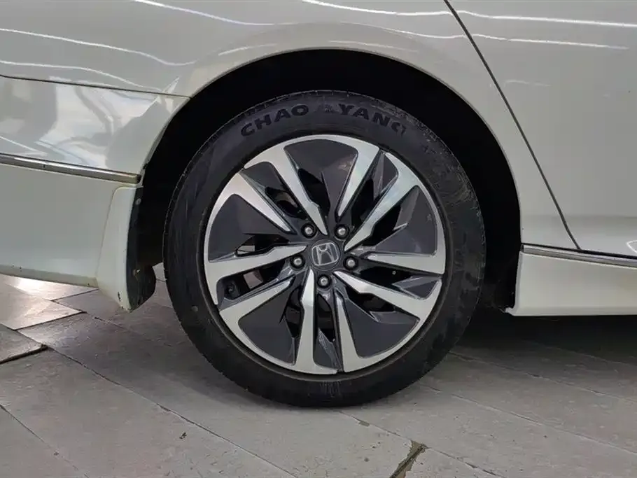 Honda Accord — фото 6