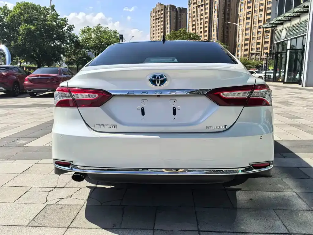 Toyota Camry — фото 6