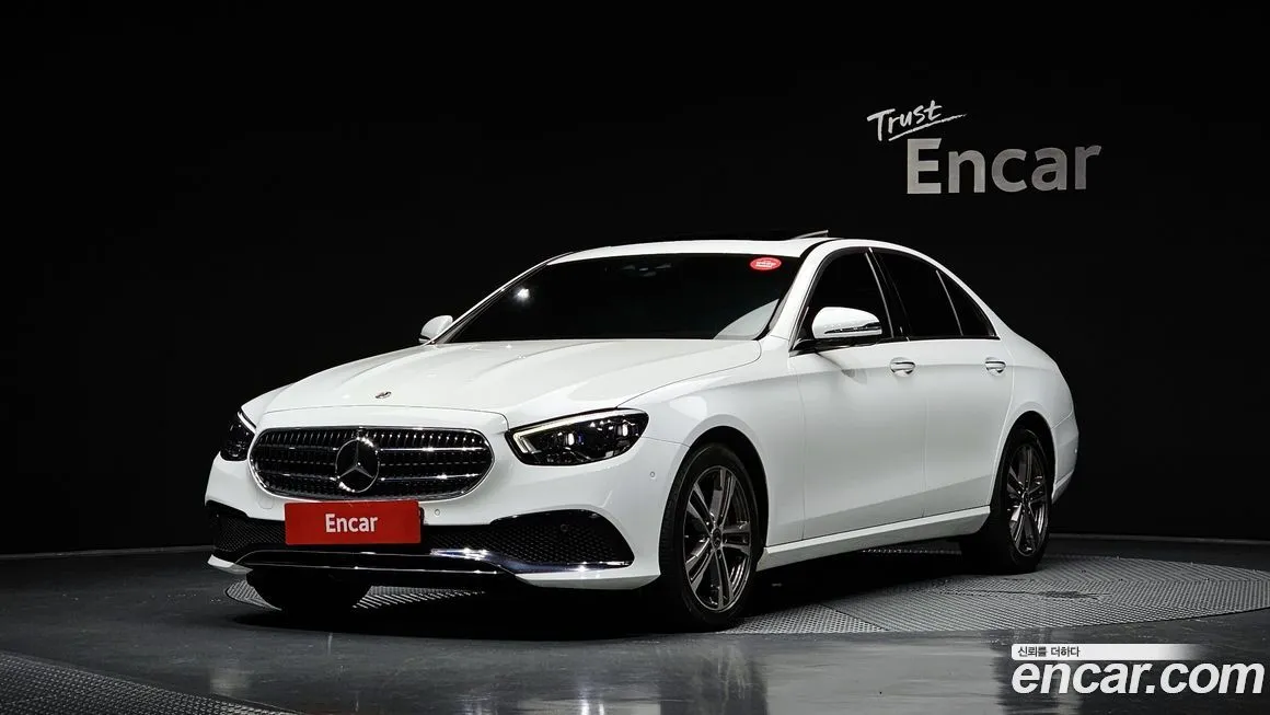Mercedes-Benz E-Class — фото 1