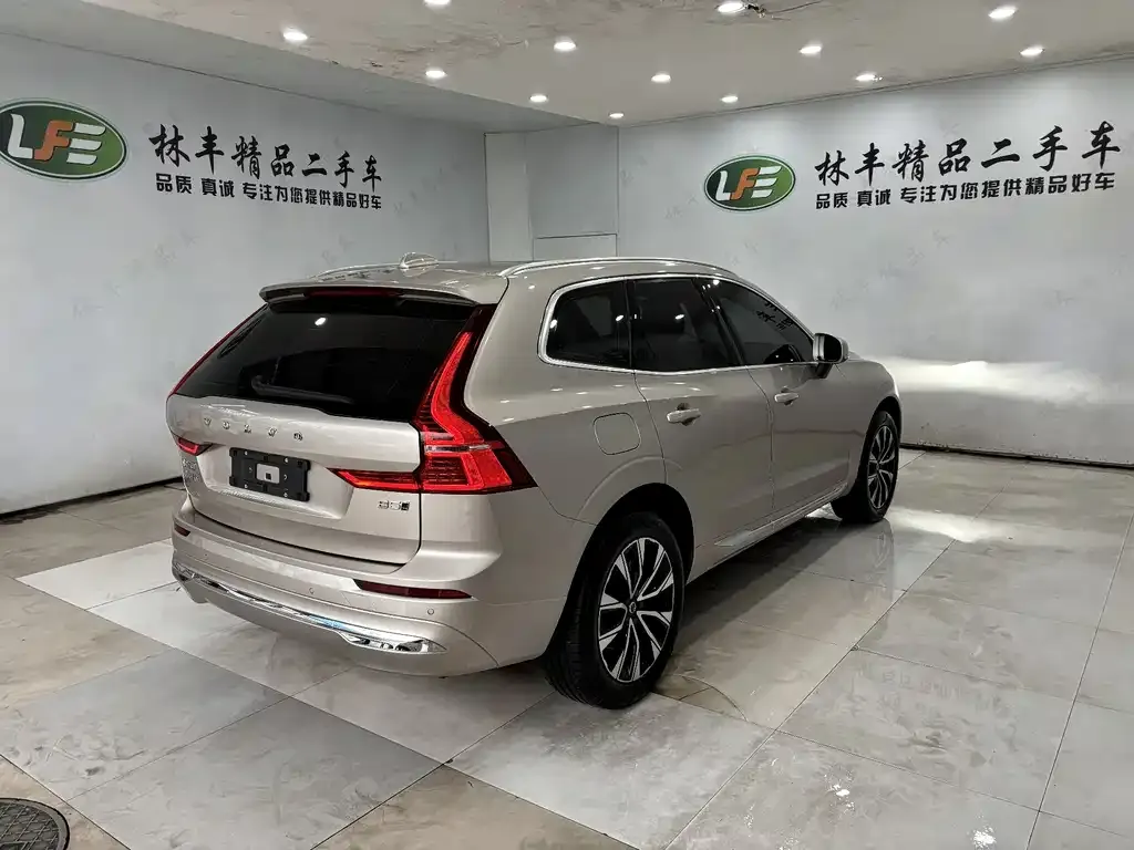 Volvo XC60 — фото 6