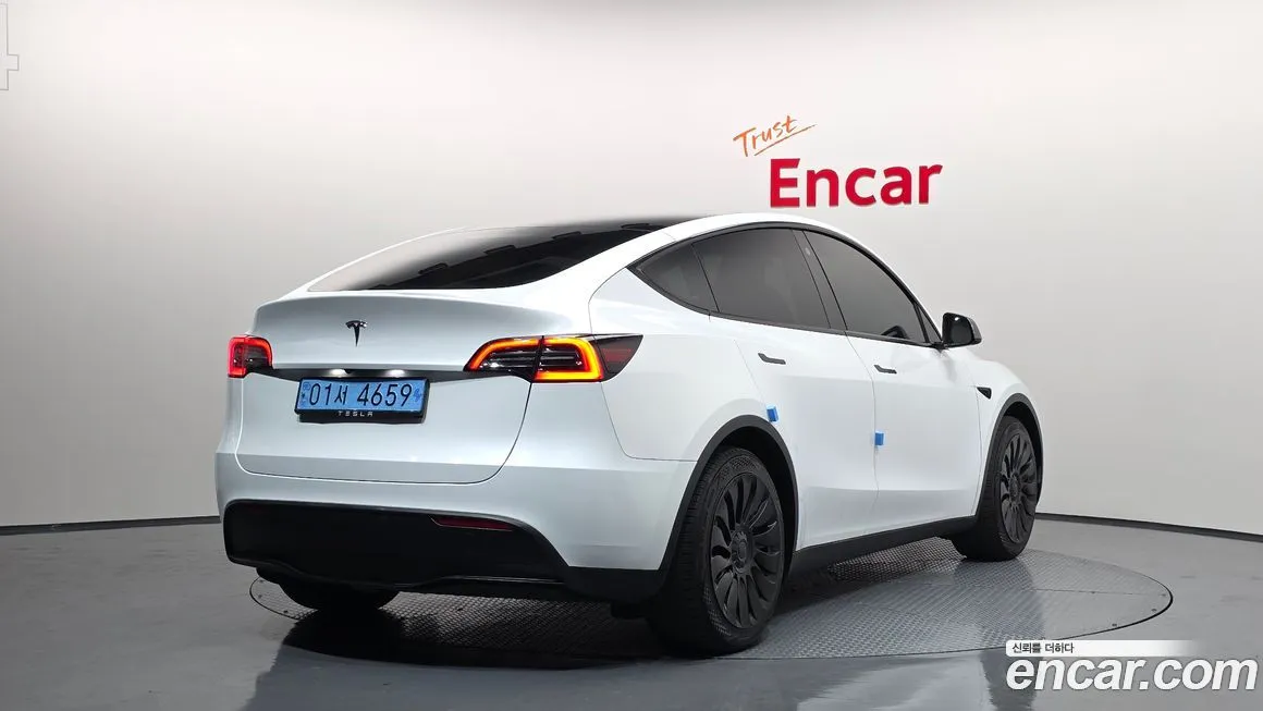 Tesla Model Y 2023 из KR, фото 2