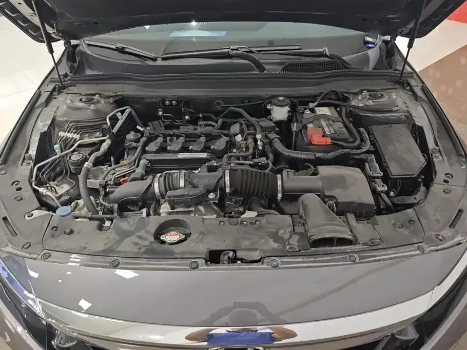 Honda Accord — фото 10