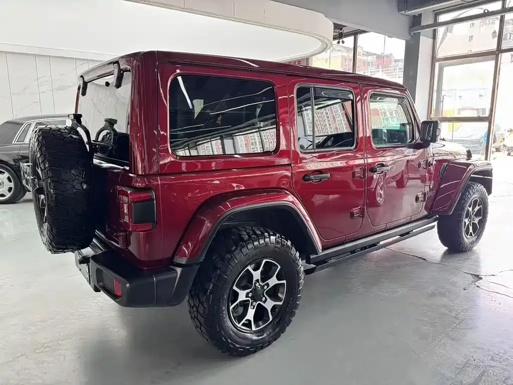 Jeep Wrangler — фото 6