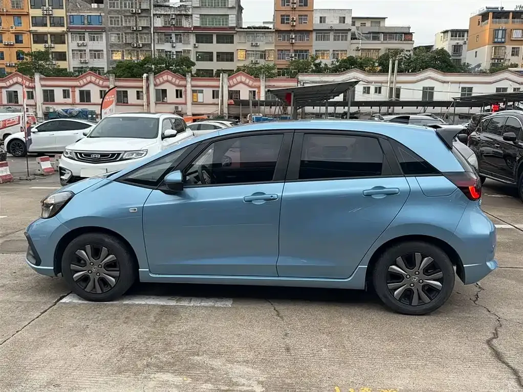 Honda Fit — фото 10