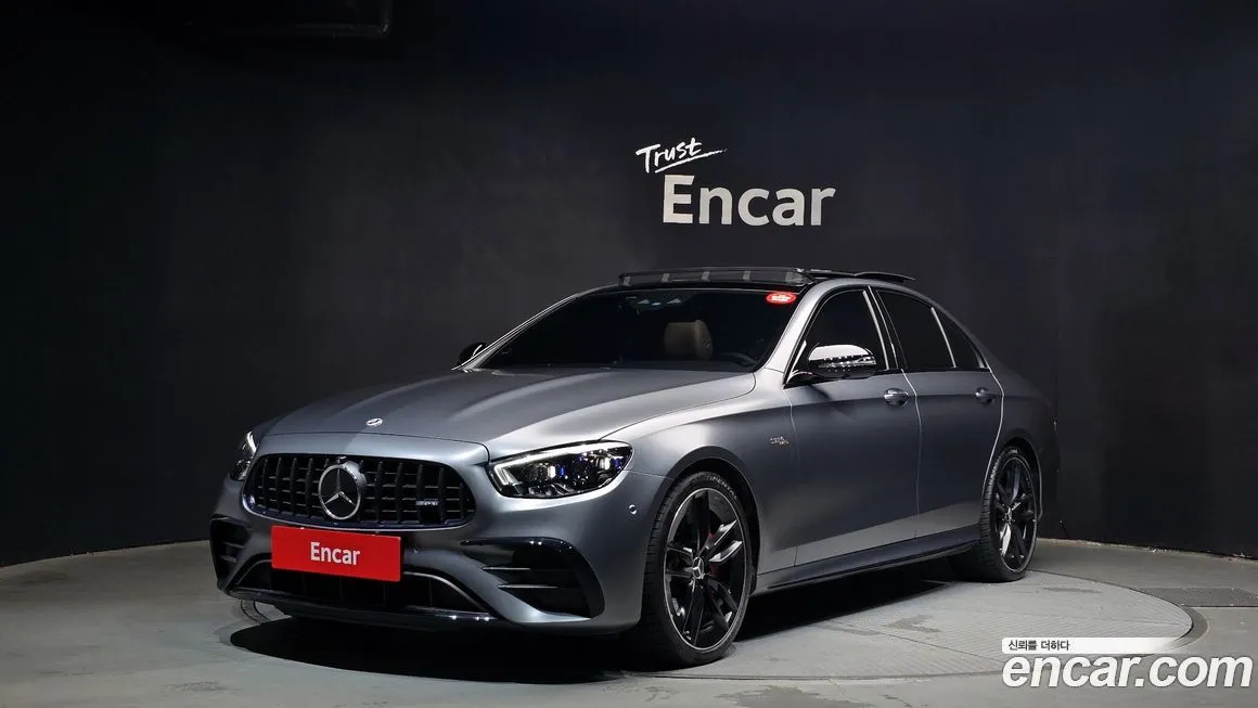 Mercedes-Benz E-Class — фото 1