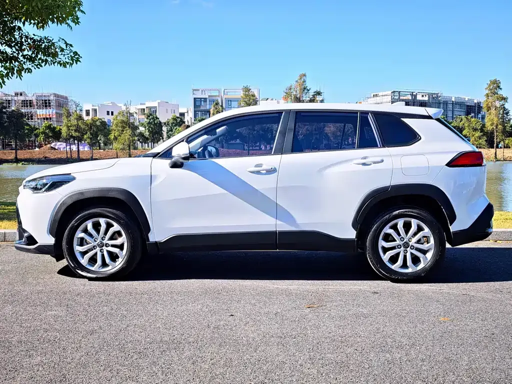 Toyota Frontlander 2022 из CN, фото 3