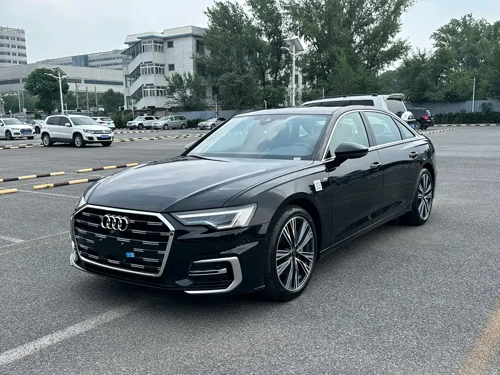 Audi A6L — фото 1