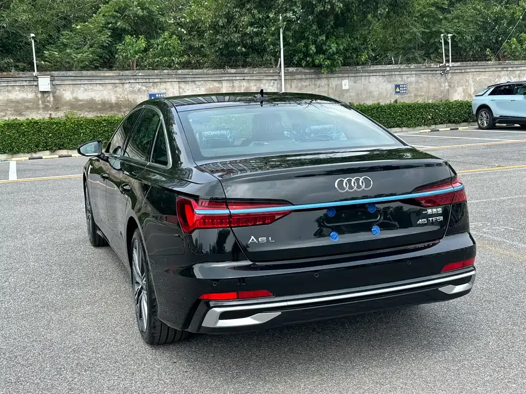 Audi A6L — фото 6