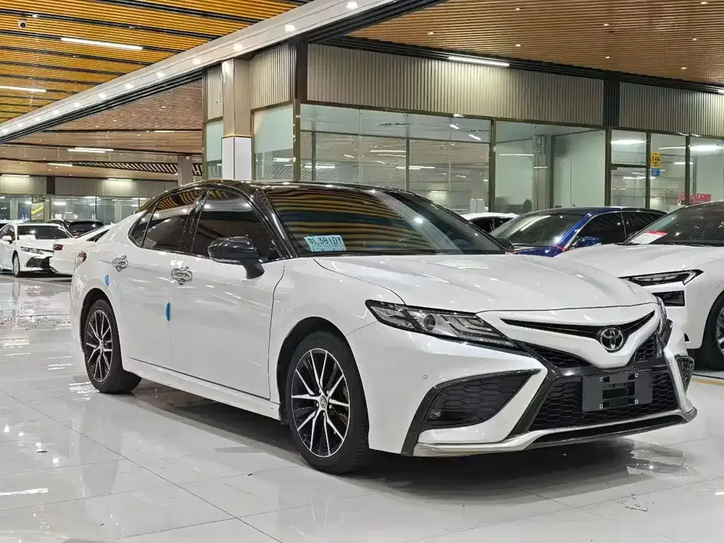Toyota Camry 2023 из CN, фото 3