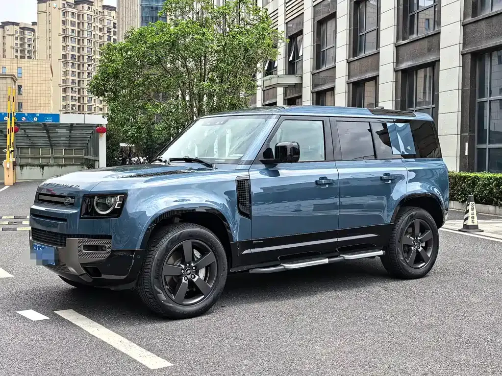 Land Rover Defender — фото 1