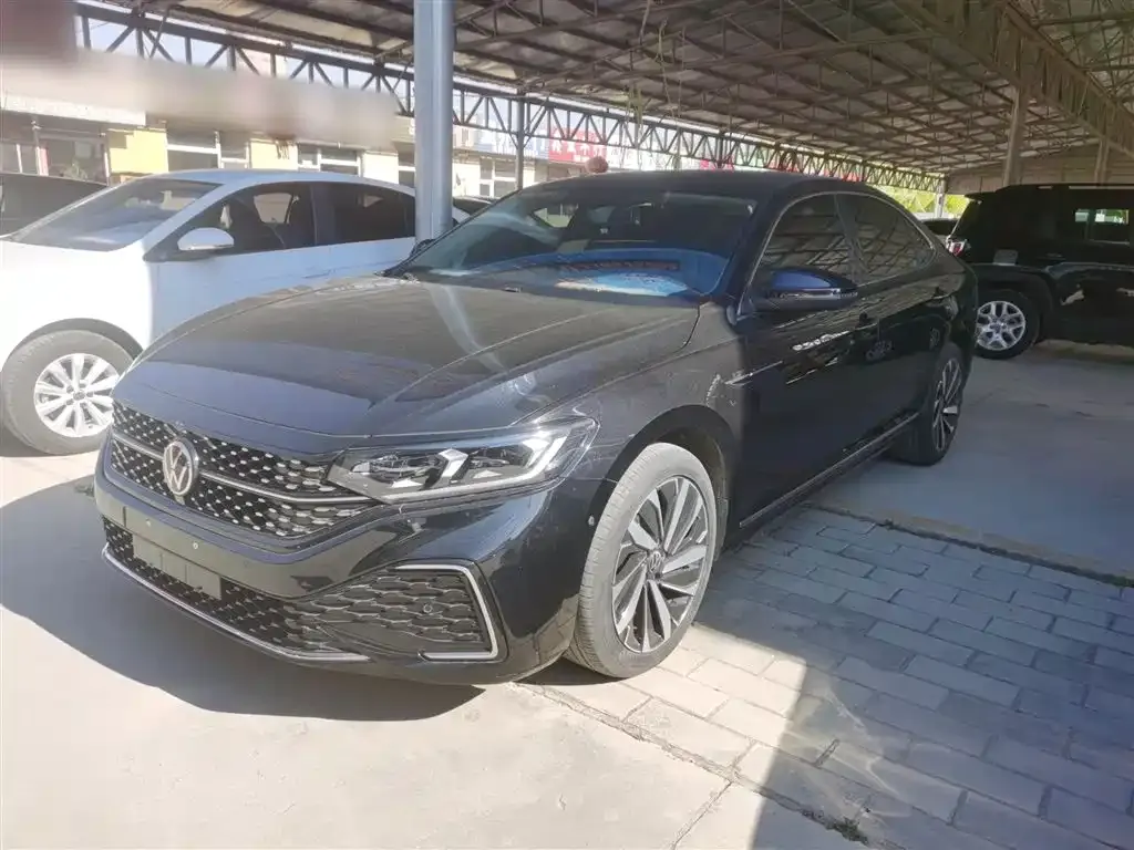 Volkswagen Passat — фото 1