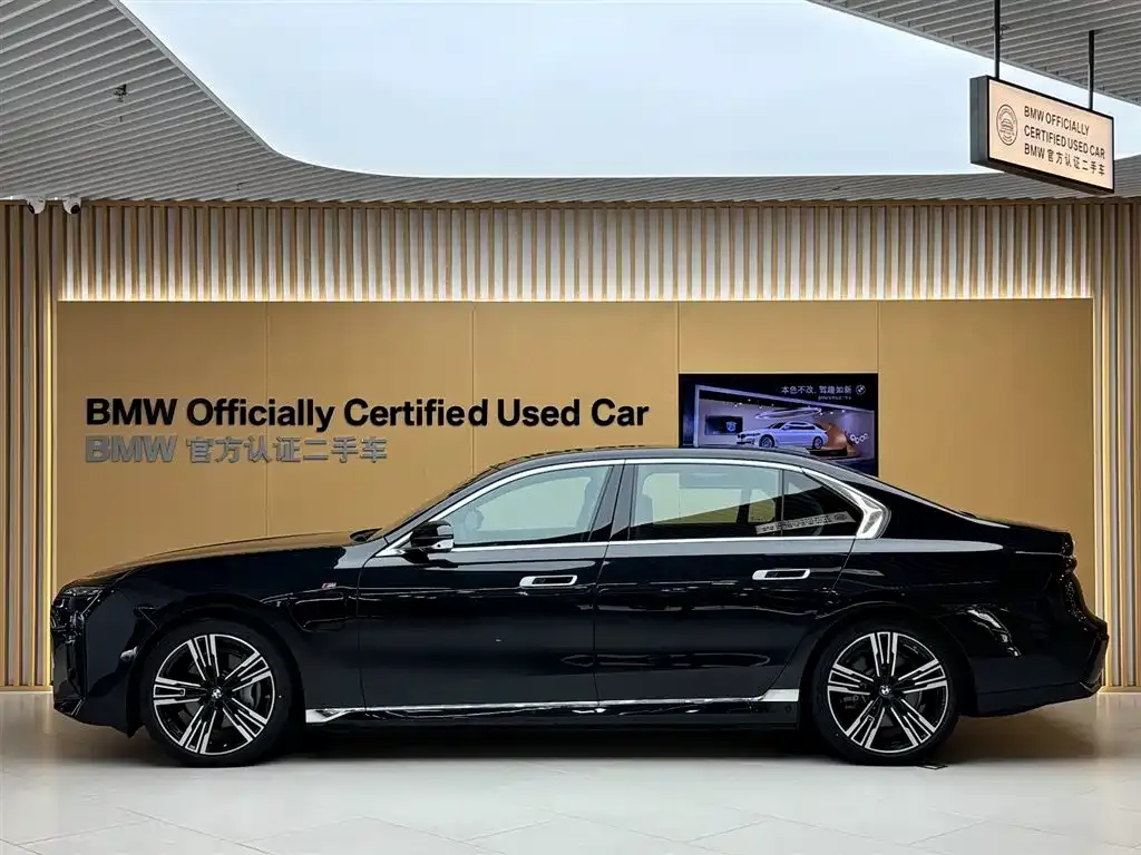 BMW i7 — фото 4