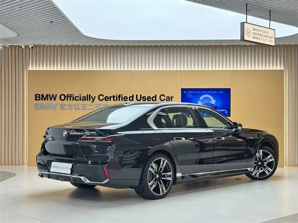 BMW i7 — фото 5